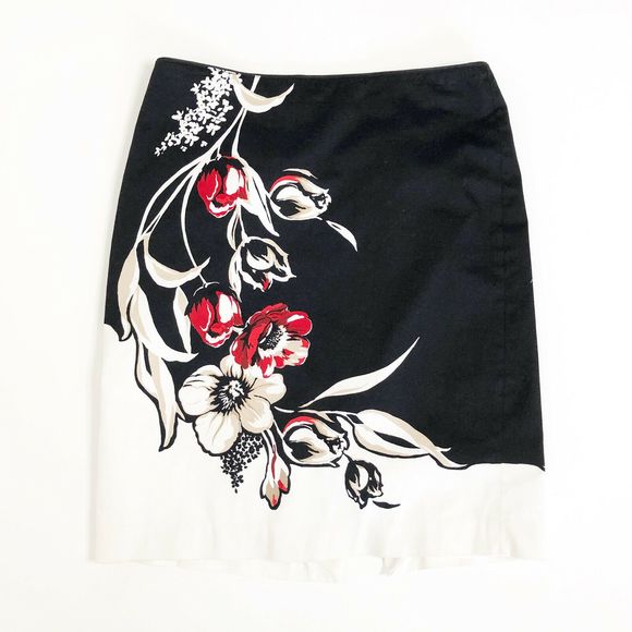 White House Black Market Dresses & Skirts - White House Black Market Skirt 8 Floral Career